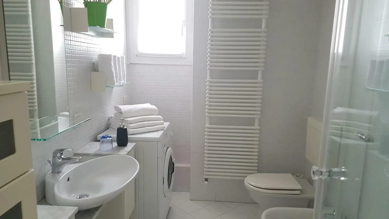 Le Stanze Del Trenino Rosso Apartment Tirano